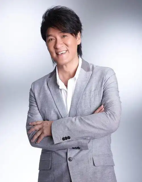 回顾周华健夫妻如同母子正红时隐退以为是过气实则另有隐情