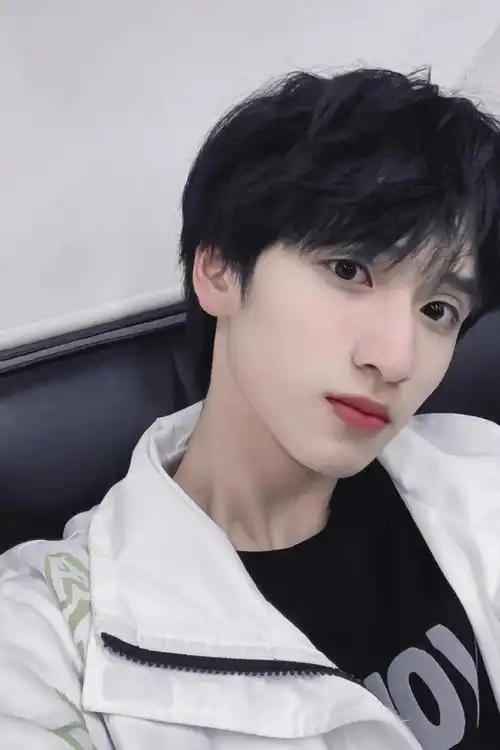 严浩翔深蓝色校服##严浩翔校服造型