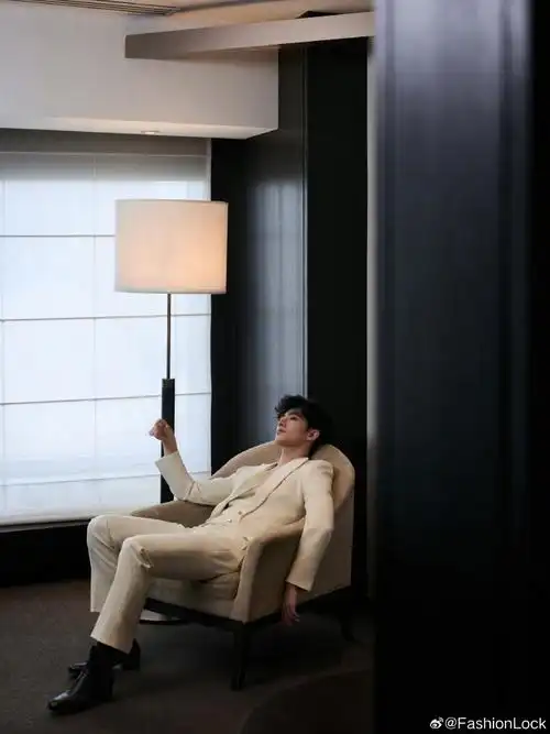 杨洋小卷毛##杨洋白西装卷毛造型