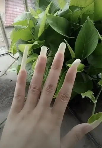 我女生,你们觉得我留长指甲好看吗