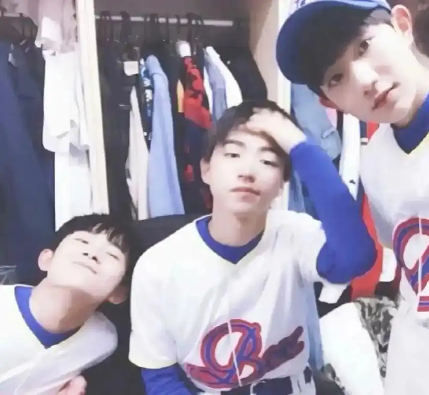 王俊凯  "邬童""班小松""尹柯"这三个名字只有从三个少 - 抖音