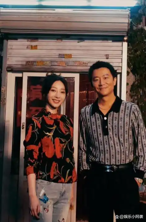 黄轩官宣,柳岩被冲上热搜,网友:你俩竟然擦出火花了