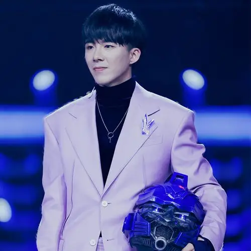 明星同款毛衣男_蒙面唱将猜猜猜刘宇宁明星同款项链几何圆圈毛衣链