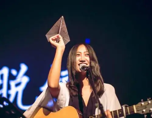 【图】祝星陈粒歌词含义露骨 文艺女神保持神秘色彩不外出