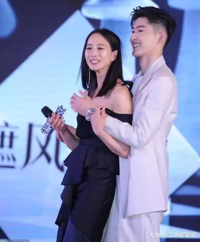 张翰张钧甯同台, 暧昧不断, 网友: 抱住那一刻, 张钧甯低头脸红了