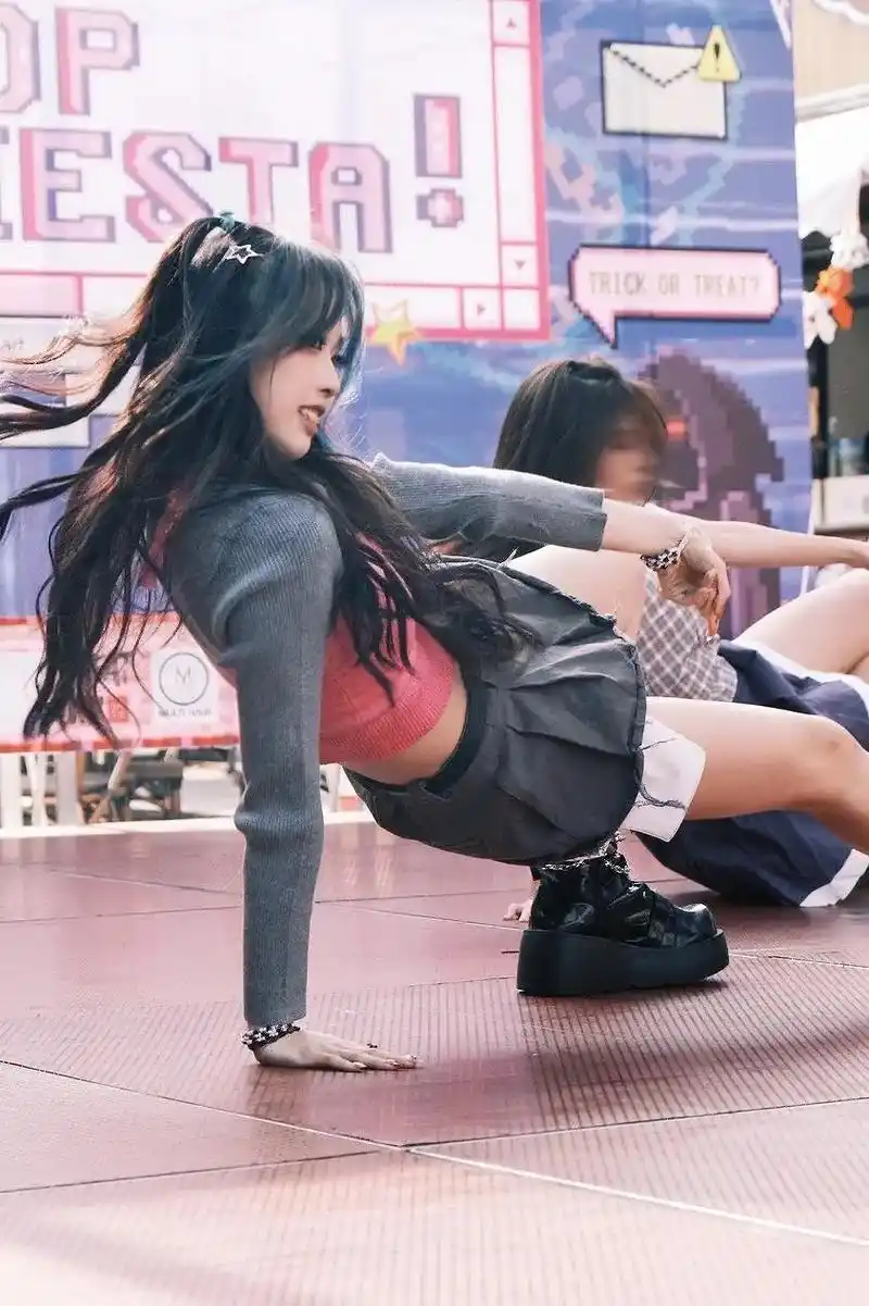 抓拍 #missa #跳舞 #二代团 #分享照片 - 抖音