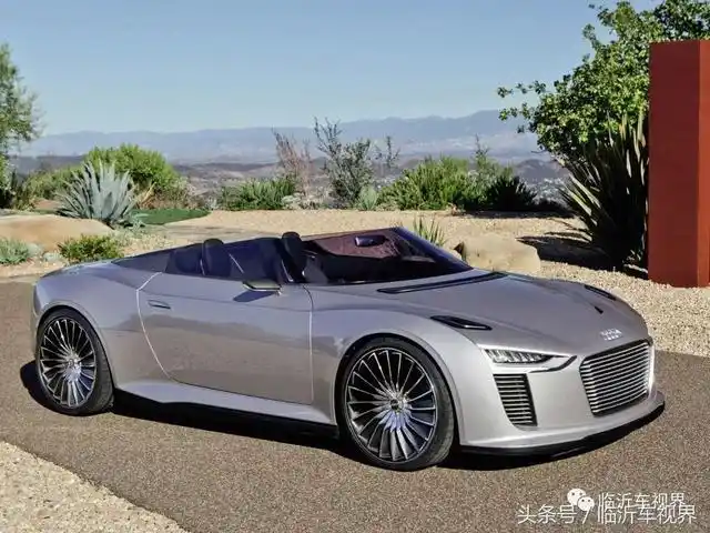 别以为只有劳斯莱斯可以升降车标,这款车标值50万的豪车也可以!