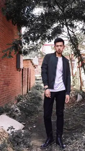 盘点下有胡子的李现,man爆了