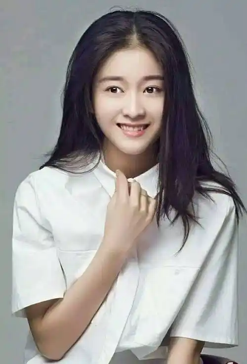 长着一颗"最美小虎牙"的张雪迎,颜值演技双双在线_时候_影视剧_女明星