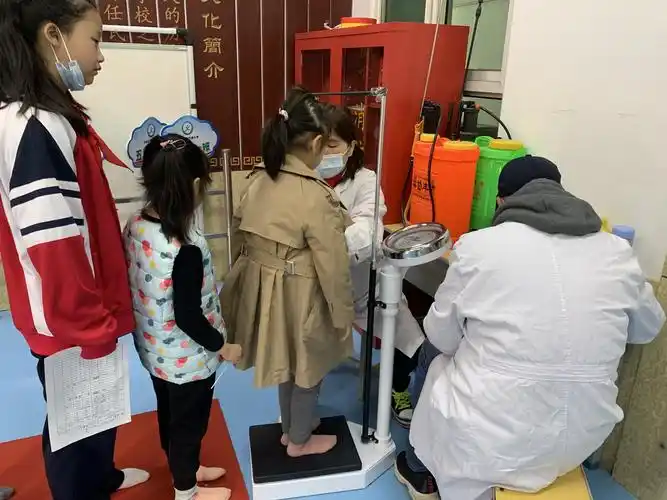 健康体检 快乐成长——前卫路小学学生体检工作纪实