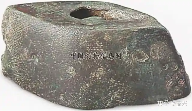 三星堆文物秘密出土夏文化类型的青铜铃