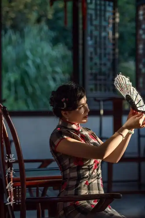 目前旗袍秀怎么都是中老年妇女?