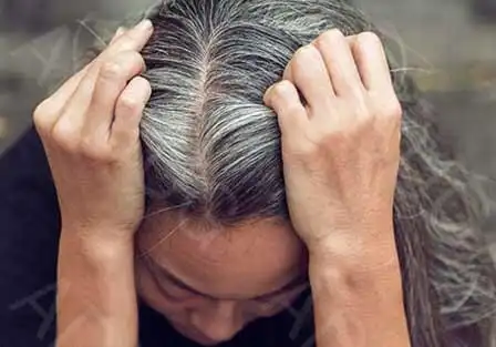 一家名为南草世家的医馆有何魔力使那么多白发患者趋之若鹜