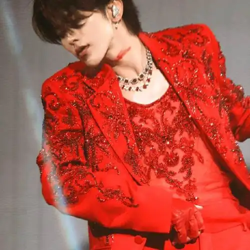 学生文笔  勿喷  有可能有点矛盾敖子逸立马买了机票   就去找马嘉祺