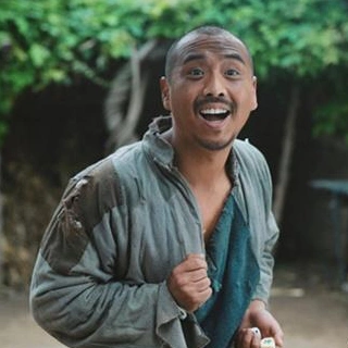 不过这傻三人实在,命还不错,最后娶了老胡家的女儿,一个还算顺眼的