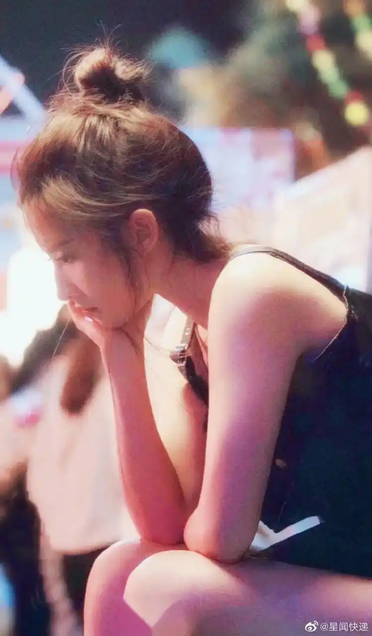 不光羡慕刘亦菲的气质和美貌,同时还很羡慕她的后脑勺与脑壳,头顶