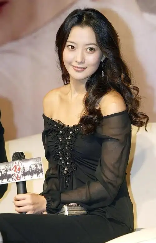 金喜善:从16岁少女到47岁的熟女,她的颜值与魅力始终如一|韩国|娱乐圈