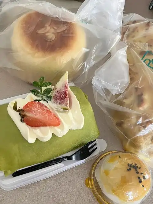 一个人从早到晚都吃甜品面包会怎么样