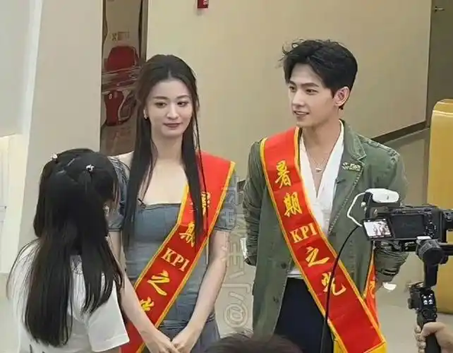 王一博陪跑?杨洋恋上金晨?ab拉踩春夏?