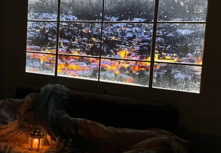 假窗户挑战 是吧是吧是吧 去搜了一圈,应该是这个场景吧