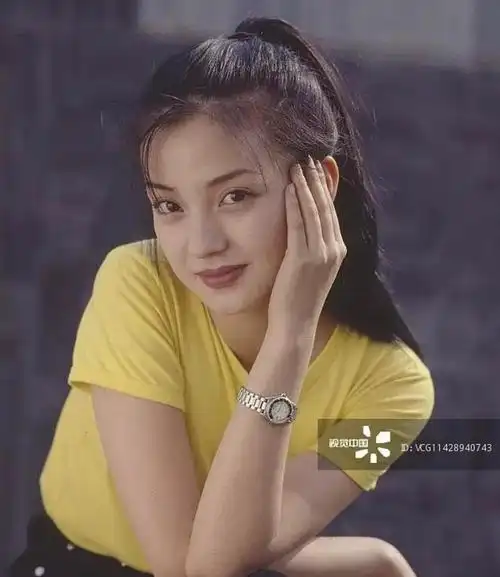 太撩!47岁赵薇年轻时靓照流出,没有美颜滤镜颜值依旧爆表