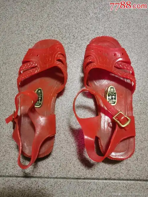 全新老式凉鞋儿童凉鞋