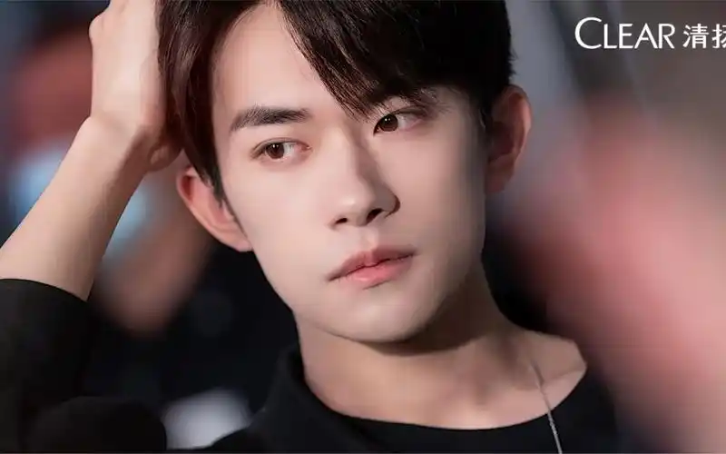 【易烊千玺】210916清扬品牌幕后花絮_哔哩哔哩_bilibili
