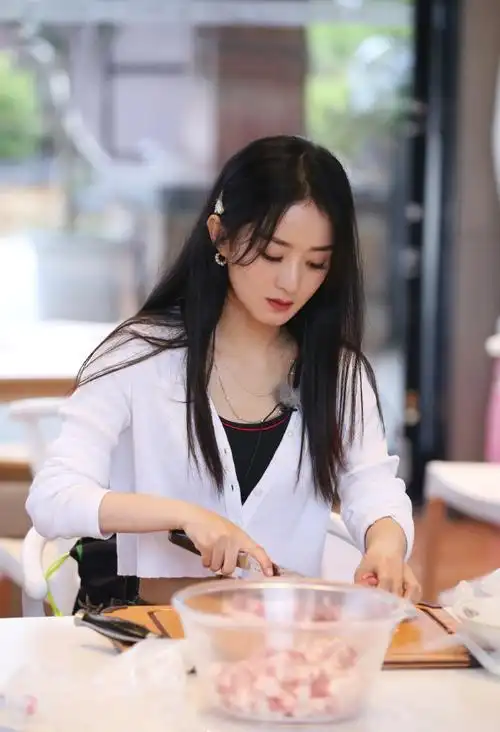 赵丽颖中餐厅造型