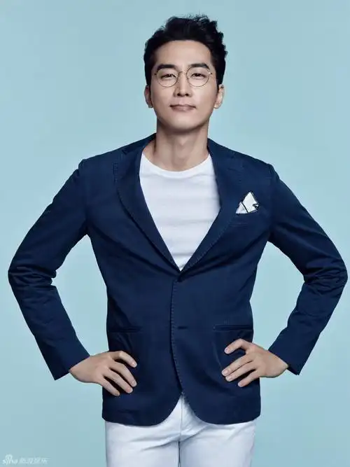 组图:40岁宋承宪写真帅气依旧 躲过岁月杀猪刀_高清图集_新浪网