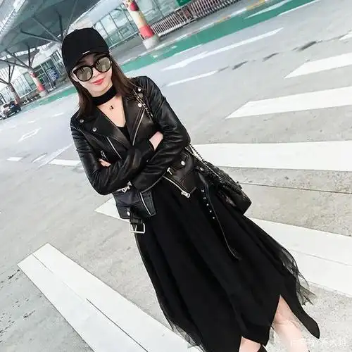 女生穿机车皮衣,除了温柔还有帅气!