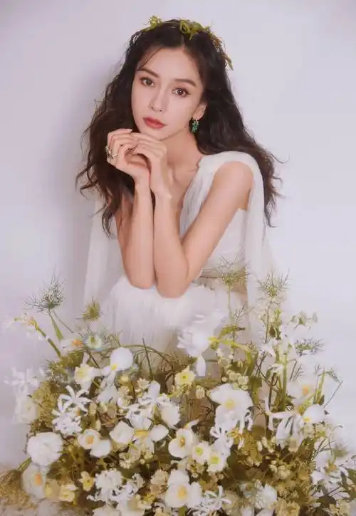 baby事业心爆棚!分手一年多前连进5个组,还经常带小海绵去玩