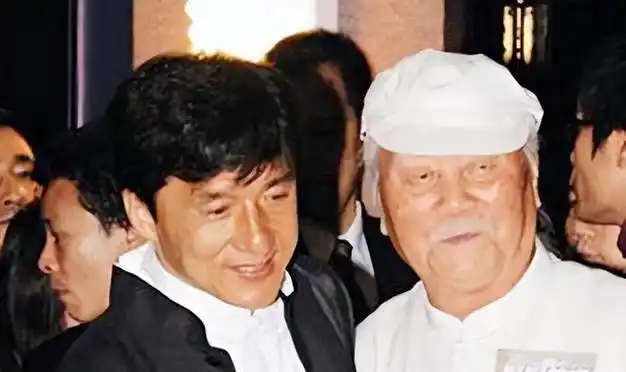 2009年成龙参加鲁豫有约曝父亲真实身份原来曾是军统特务