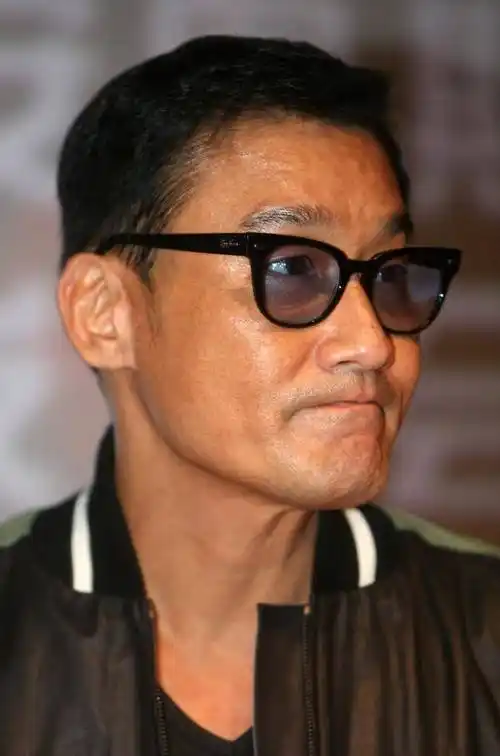 30年后,再看杜拉斯的《情人》,国外导演阿诺因何看中了梁家辉_故事