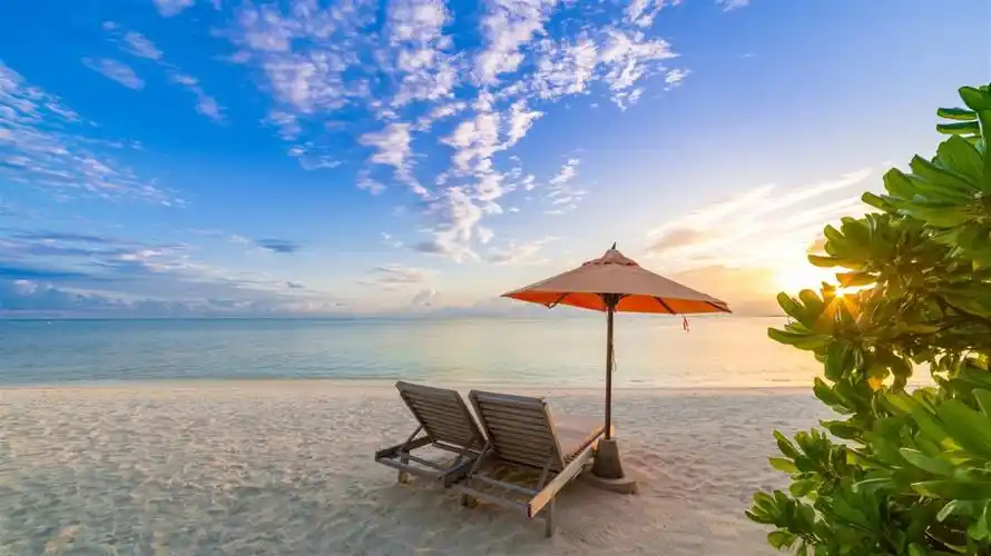 冬日听海浪win10迎来阳光沙滩4k新主题