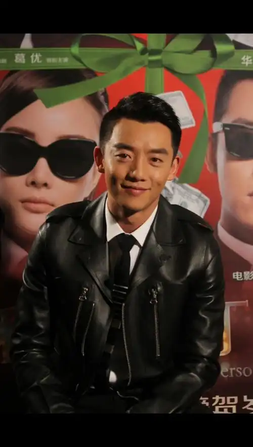 33岁郑恺新恋情曝光?女方疑是《芳华》女主,比他小3岁