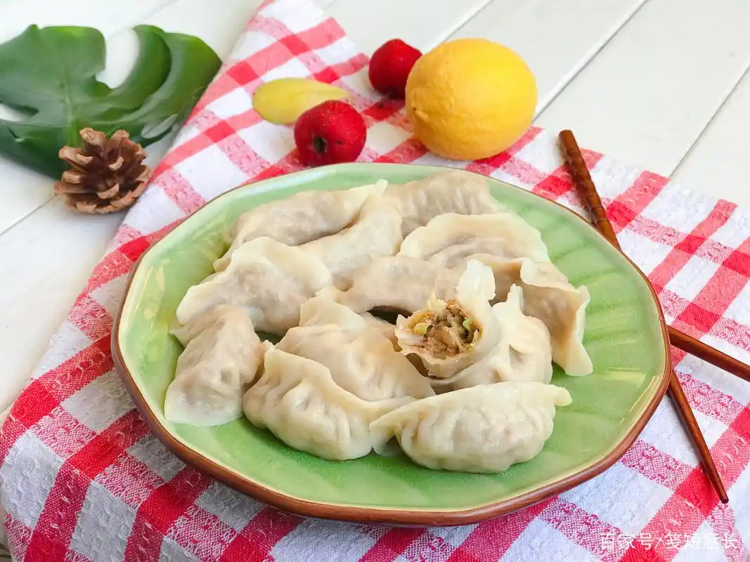 猪肉白菜饺子馅好吃有秘诀,掌握这一步,皮薄馅香,白菜不出汤儿