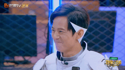 何炅憋笑可爱明星大侦探gif动图_动态图_表情包下载_soogif