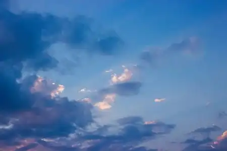 多云的天气.云的形成.洁白的云朵照片