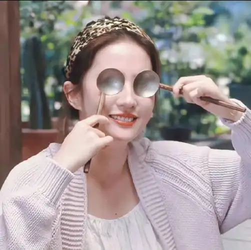 刘亦菲有哪些图适合做头像? - 知乎