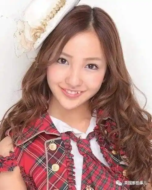 虎牙,面相周正,身形高大匀称,器宇轩昂则为贵相  长虎牙的男人命很硬