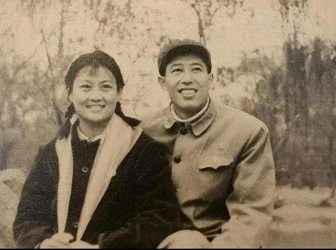 回顾文兴宇52岁走红66岁因肺癌离世遗孀的选择令人泪目