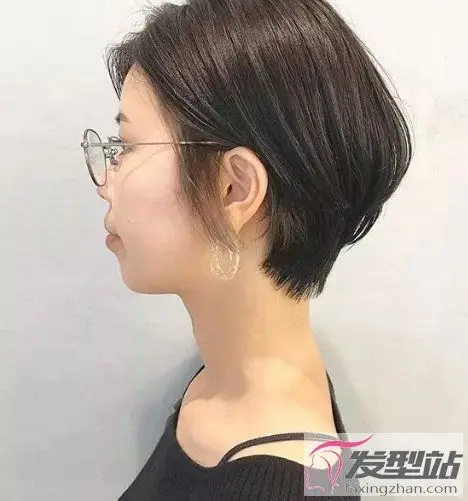 扁头女生适合什么短发 扁头短发造型饱满立体_发型站_最新流行发型