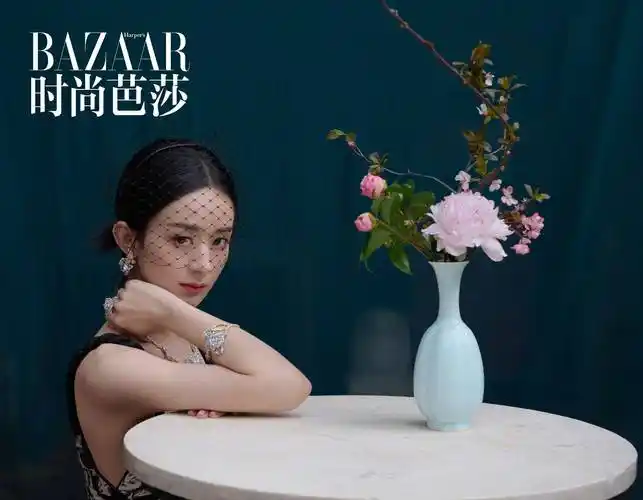 赵丽颖连续六年登《时尚芭莎》封面,她的"三观"有哪些不同?