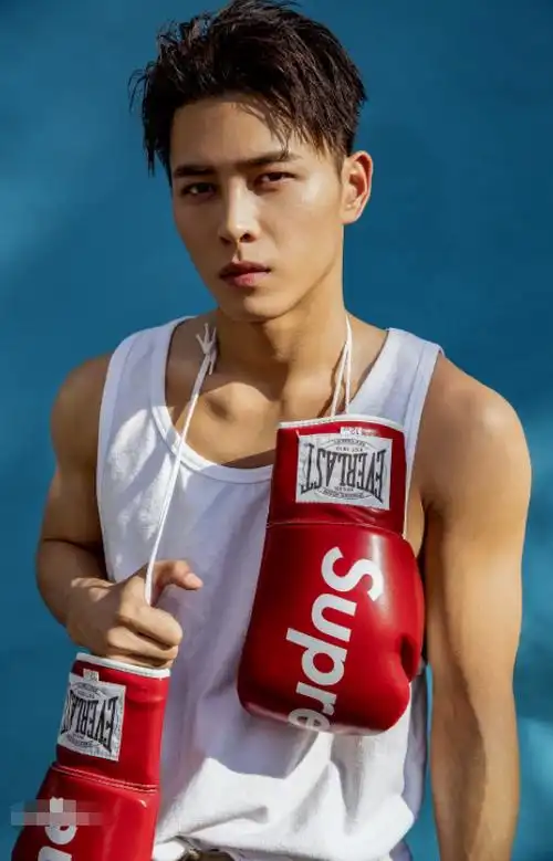 洪尧个人资料(洪尧:这小伙是谁?