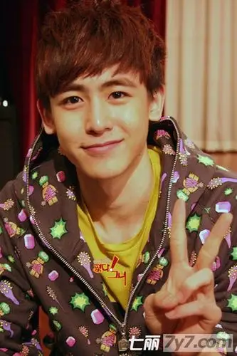 与少时tiffany恋情曝光 2pm尼坤造型盘点