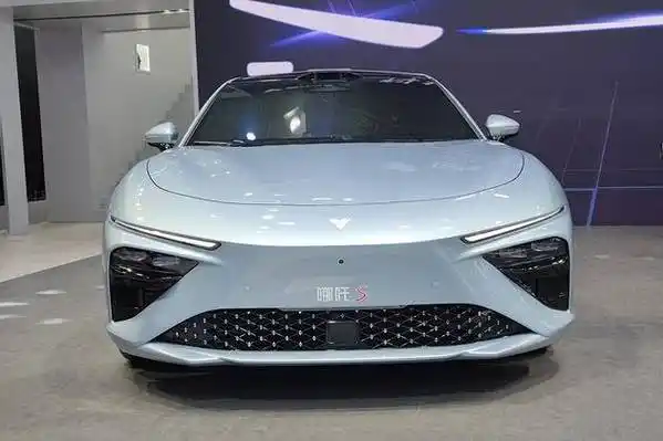 哪吒s亮相广州车展 全新旗舰新能源轿车-新浪汽车