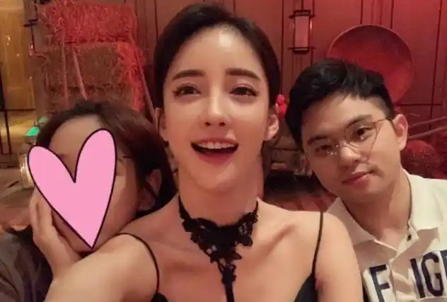 艾比整容被吐槽如今撞脸潘南奎网友傻傻分不清