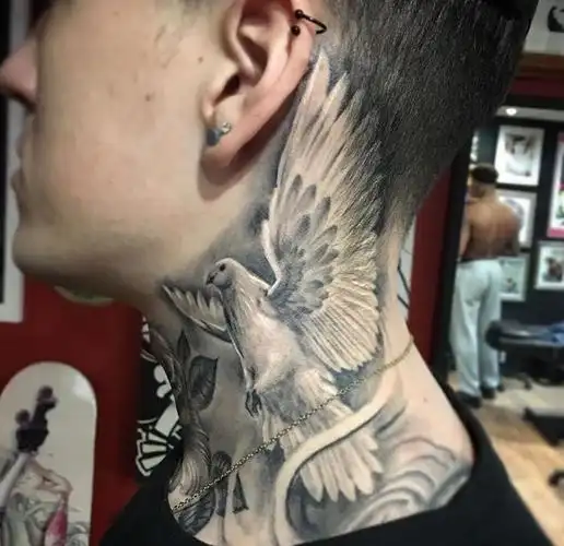 30款男性超帅气的黑灰色脖子纹身图案大全10