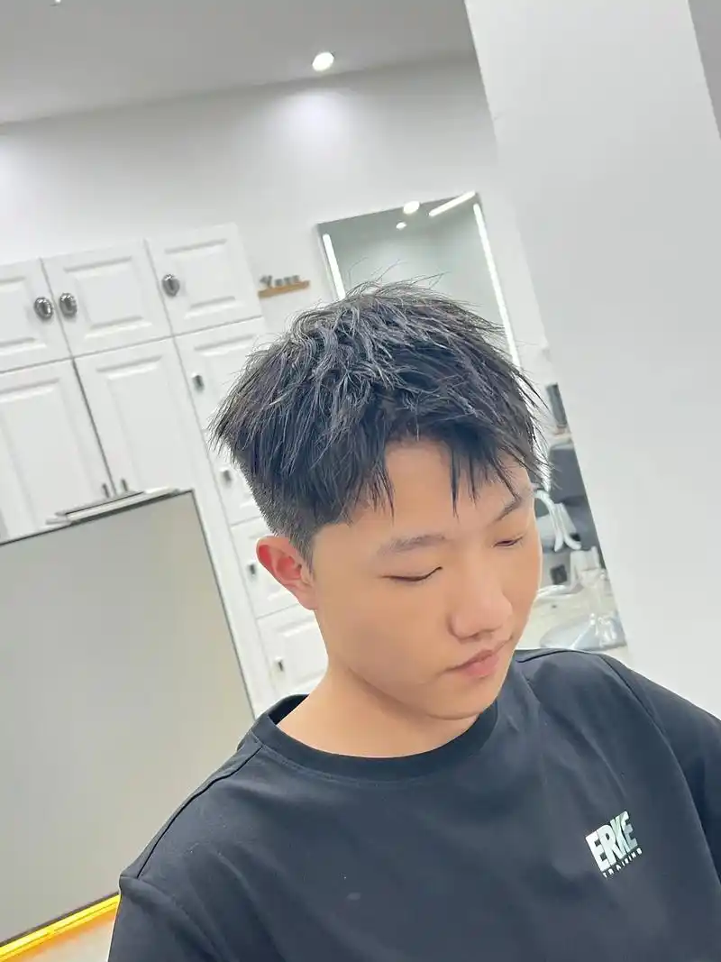 简单好打理的立体微分碎盖,两边也不需要太短,也 - 抖音