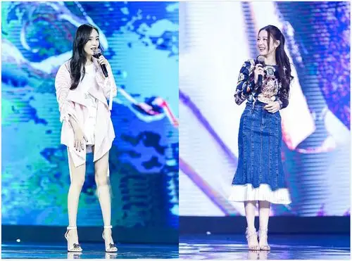 26岁迪丽热巴与32岁杨幂同场活动,一个甜美一个精致且都有好消息